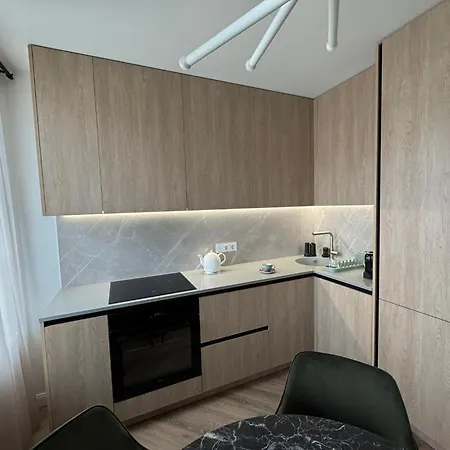 Modern Luxury In Old Town *