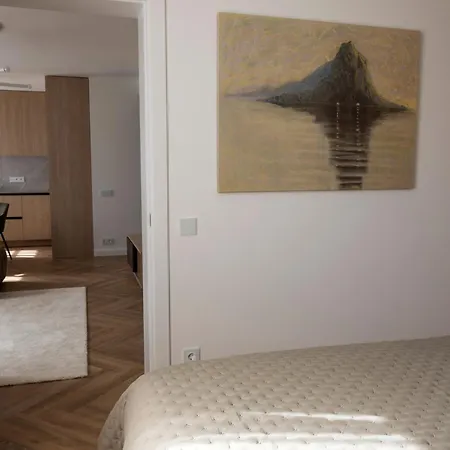 Modern Luxury In Old Town *