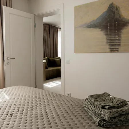 Modern Luxury In Old Town Apartment