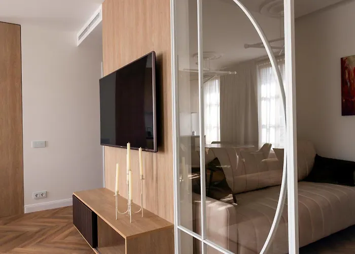 Modern Luxury In Old Town * Κλαϊπέντα