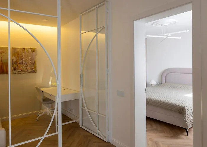 Modern Luxury In Old Town * Κλαϊπέντα